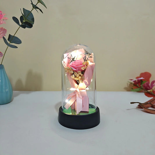 La Rose Enchantée sous Cloche LED - Fleur Éternelle
