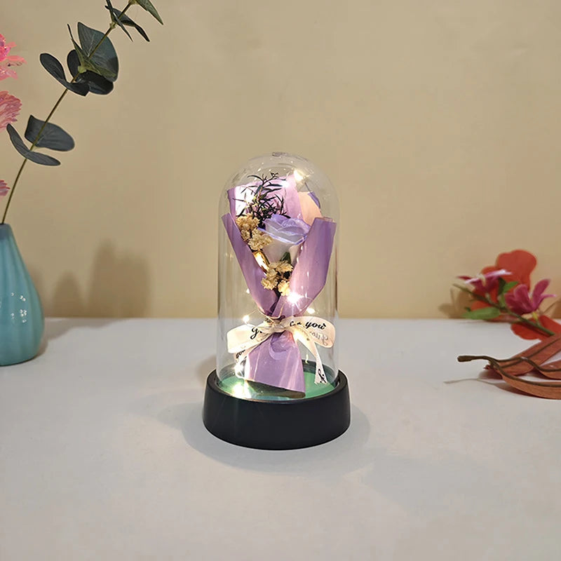 La Rose Enchantée sous Cloche LED - Fleur Éternelle